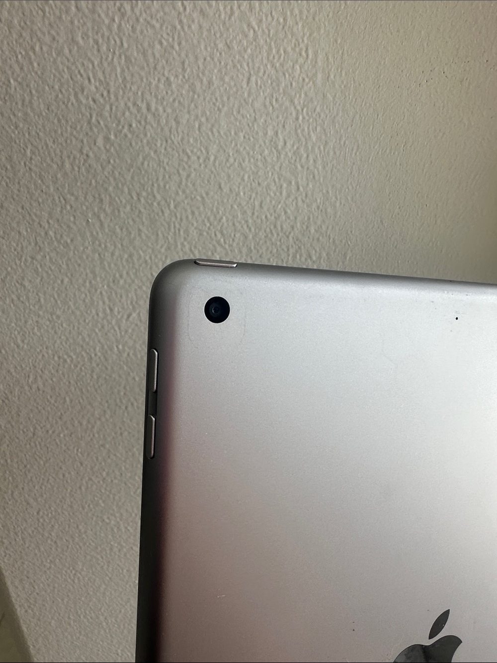 Apple Black Tablet with Home Button - Picture 3 of 6